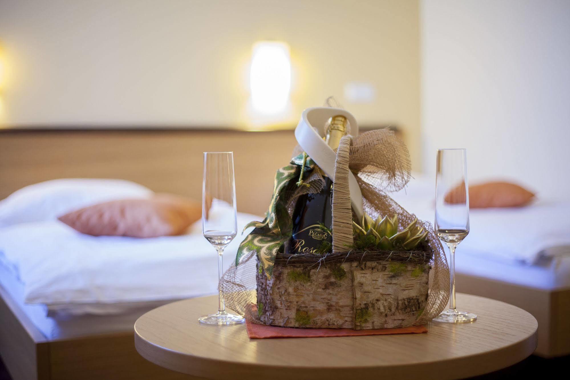 Hotel Bela Krajina Metlika Εξωτερικό φωτογραφία
